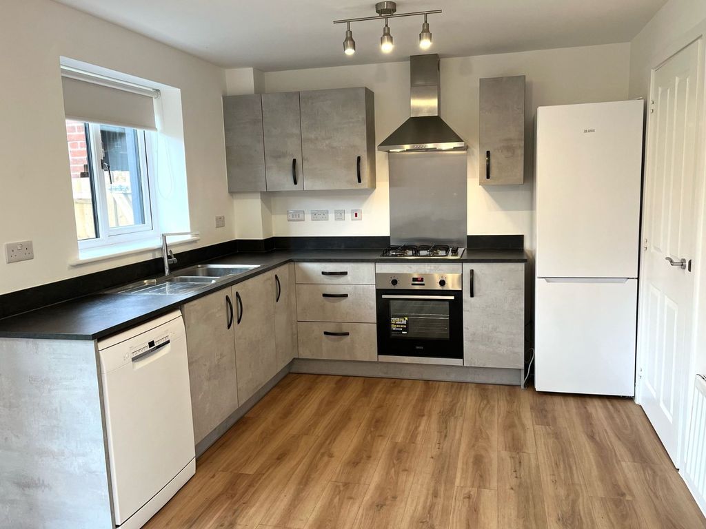 Property photo 2 of 12 Picture No. 13