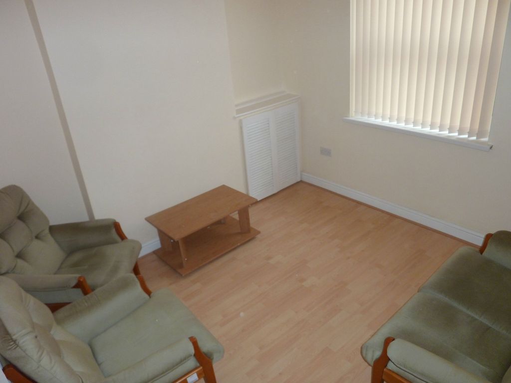 Property photo 3 of 8 Photo 1