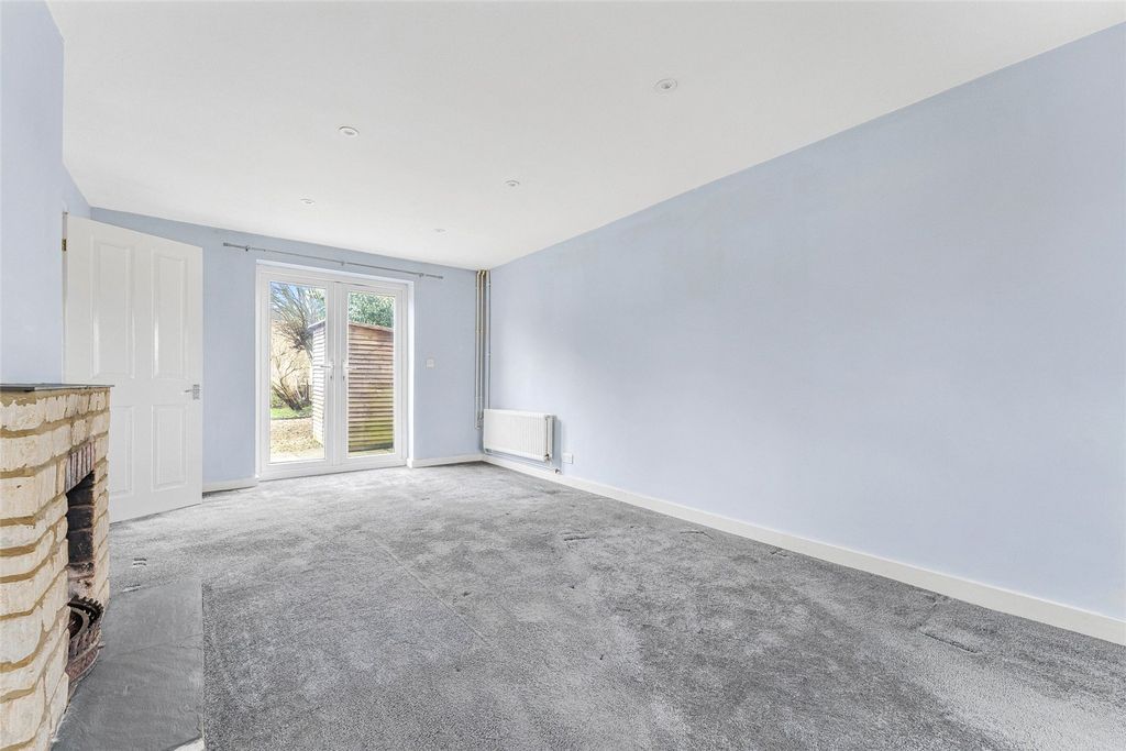Property photo 3 of 9 Sitting Room