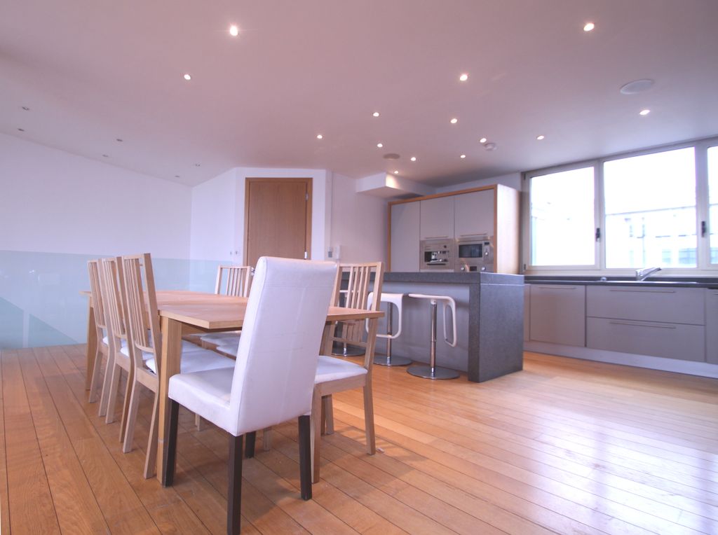 Property photo 2 of 21 Dining