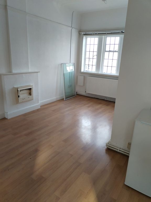 Property photo 2 of 3