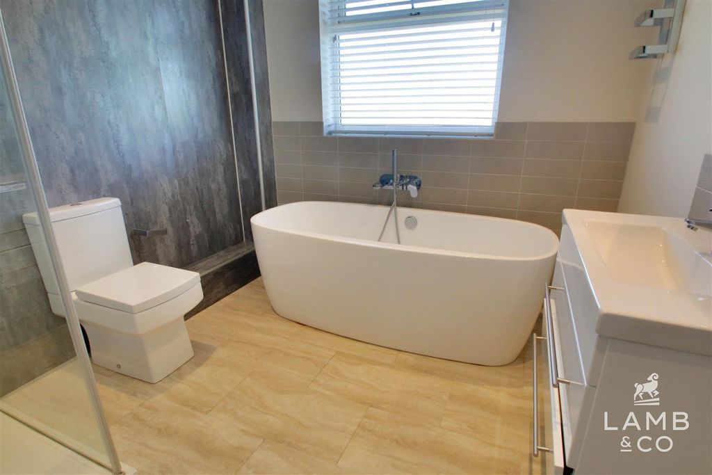 Property photo 3 of 38 Bathroom