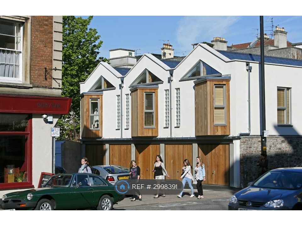 Property photo 1 of 9 Apartment Block