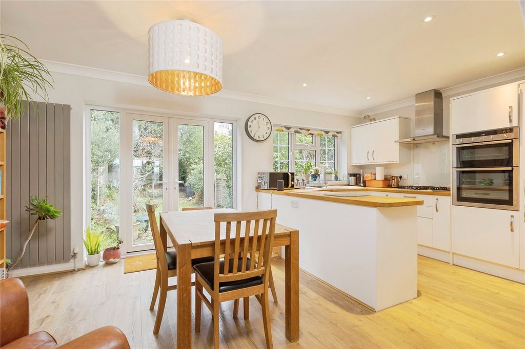 Property photo 2 of 34 Picture No. 16