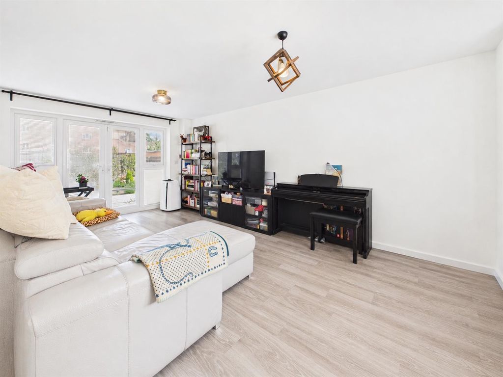 Property photo 3 of 18