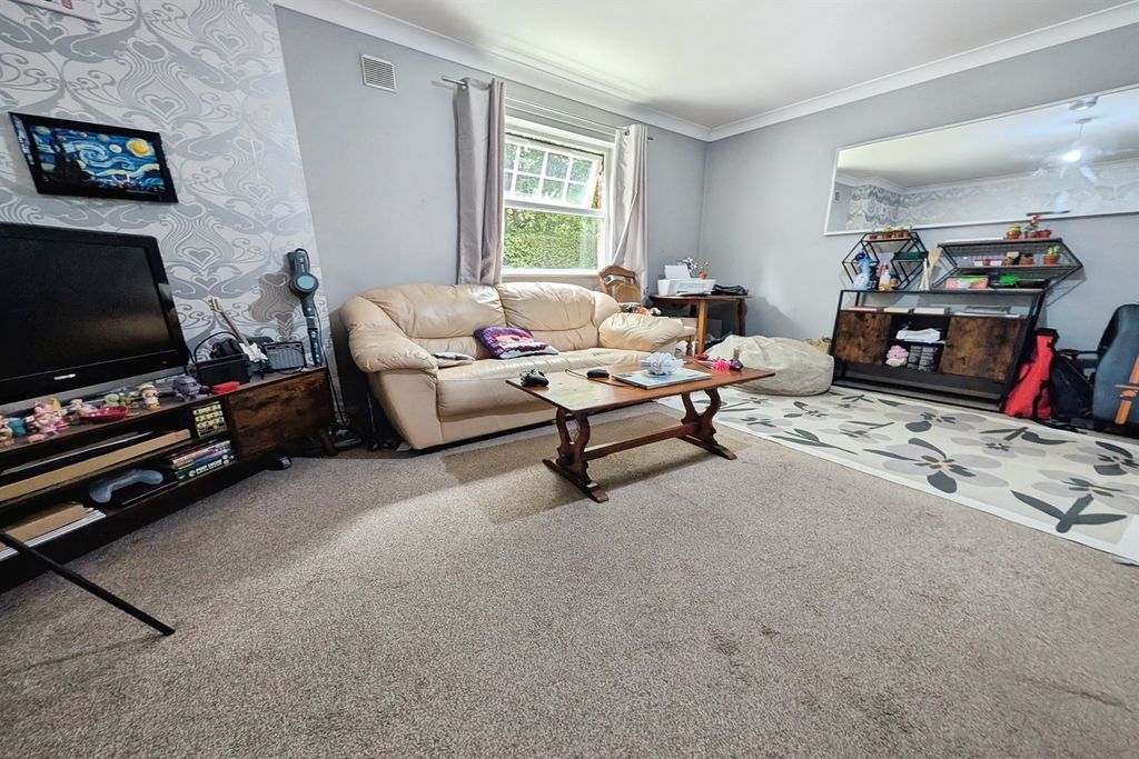 Property photo 3 of 7 (Main)