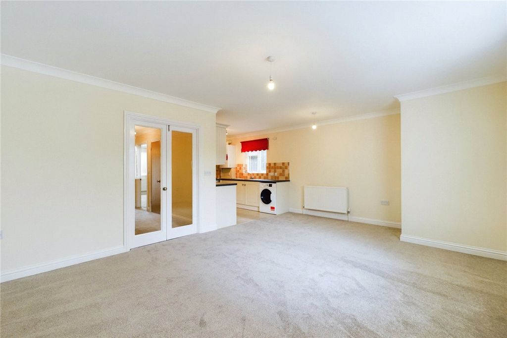 Property photo 2 of 12 Picture No. 20