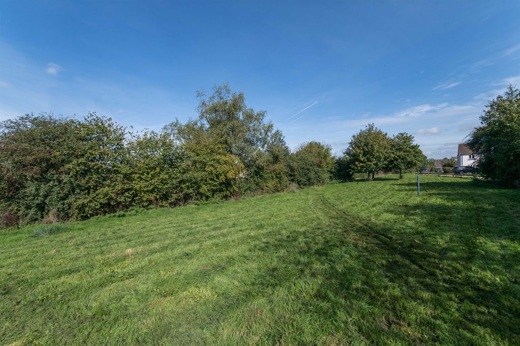 Property photo 3 of 7