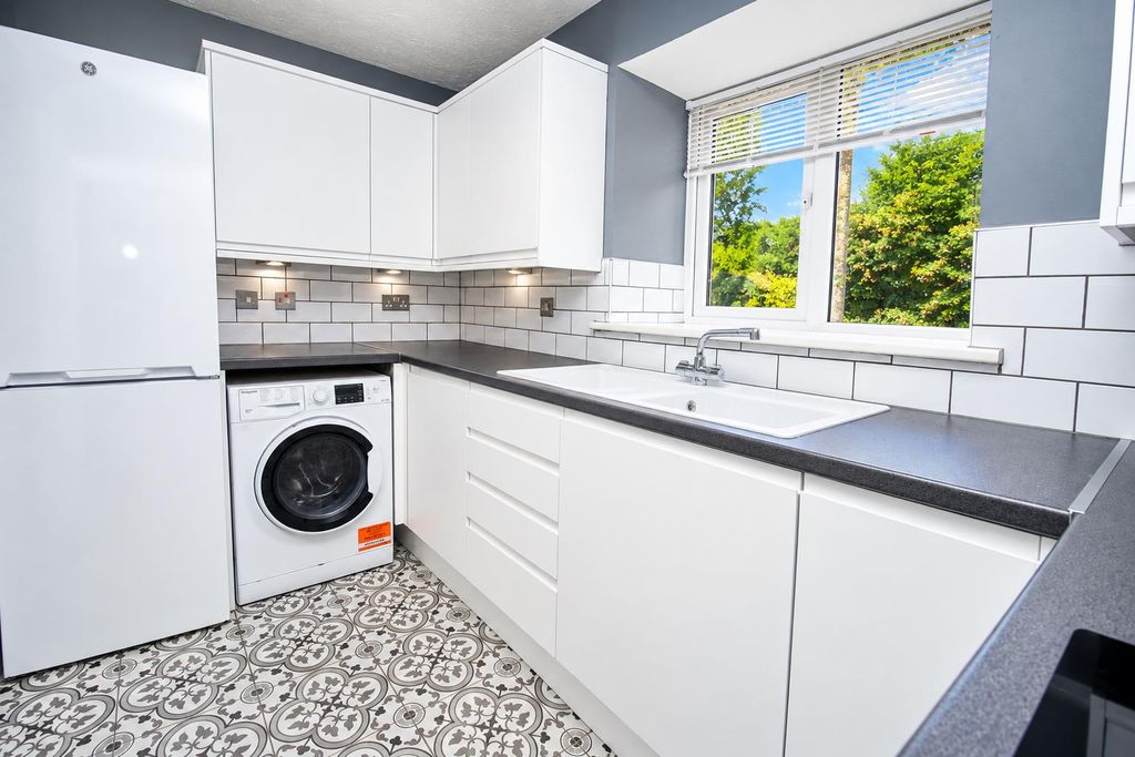 Property photo 3 of 17 16.Png