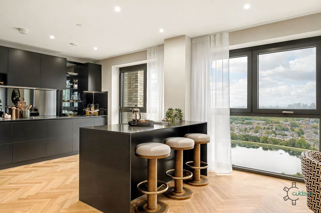 Property photo 3 of 27