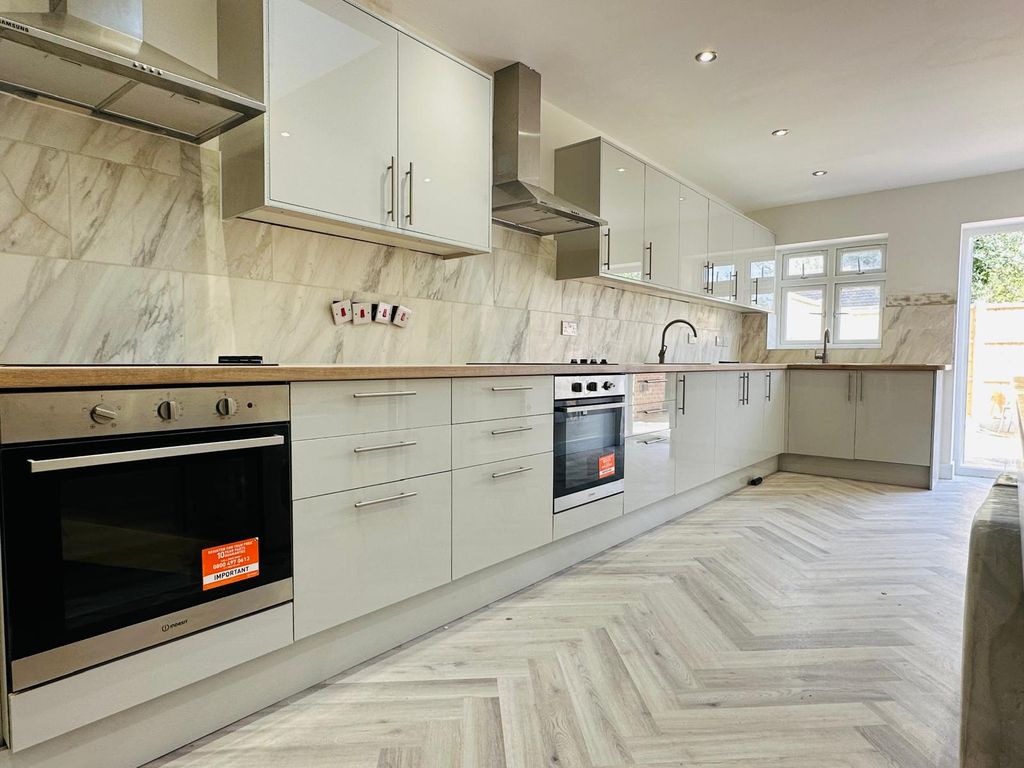 Property photo 3 of 3 Shared Kitchen