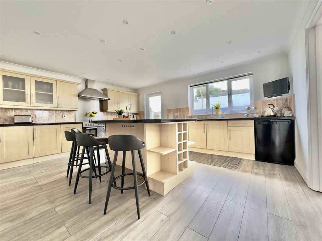 Additional image 7 of 5 bed detached house for saleTregundy Lane, Perranporth TR6