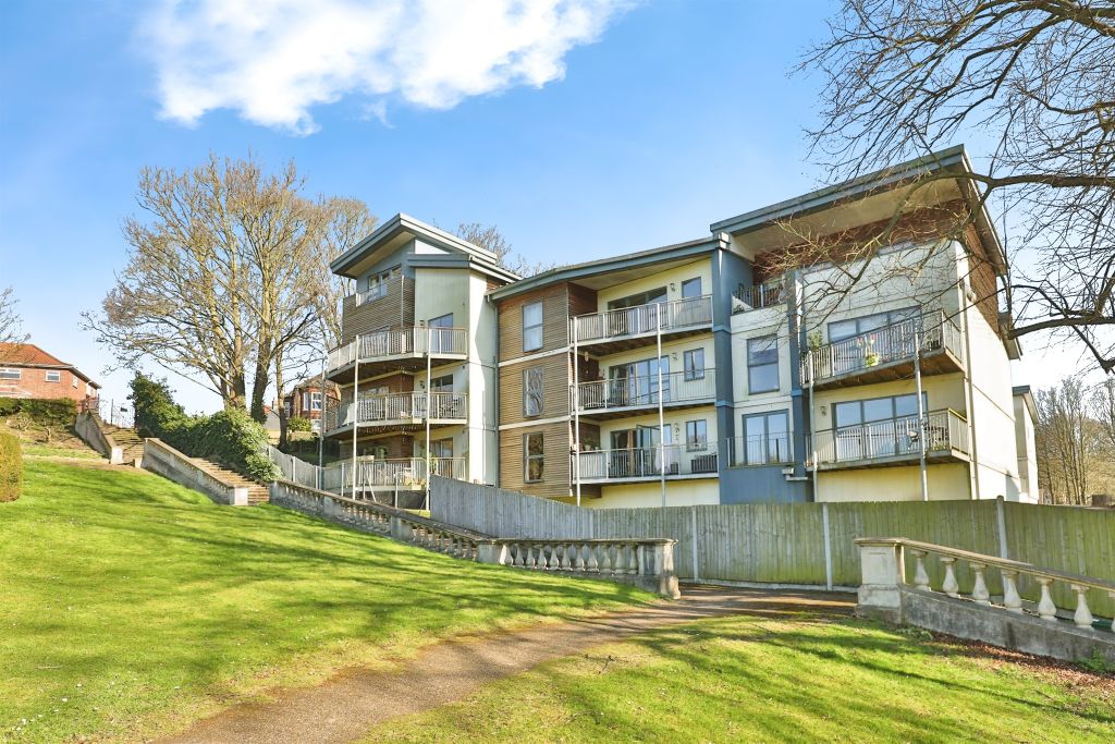 Property photo 2 of 18