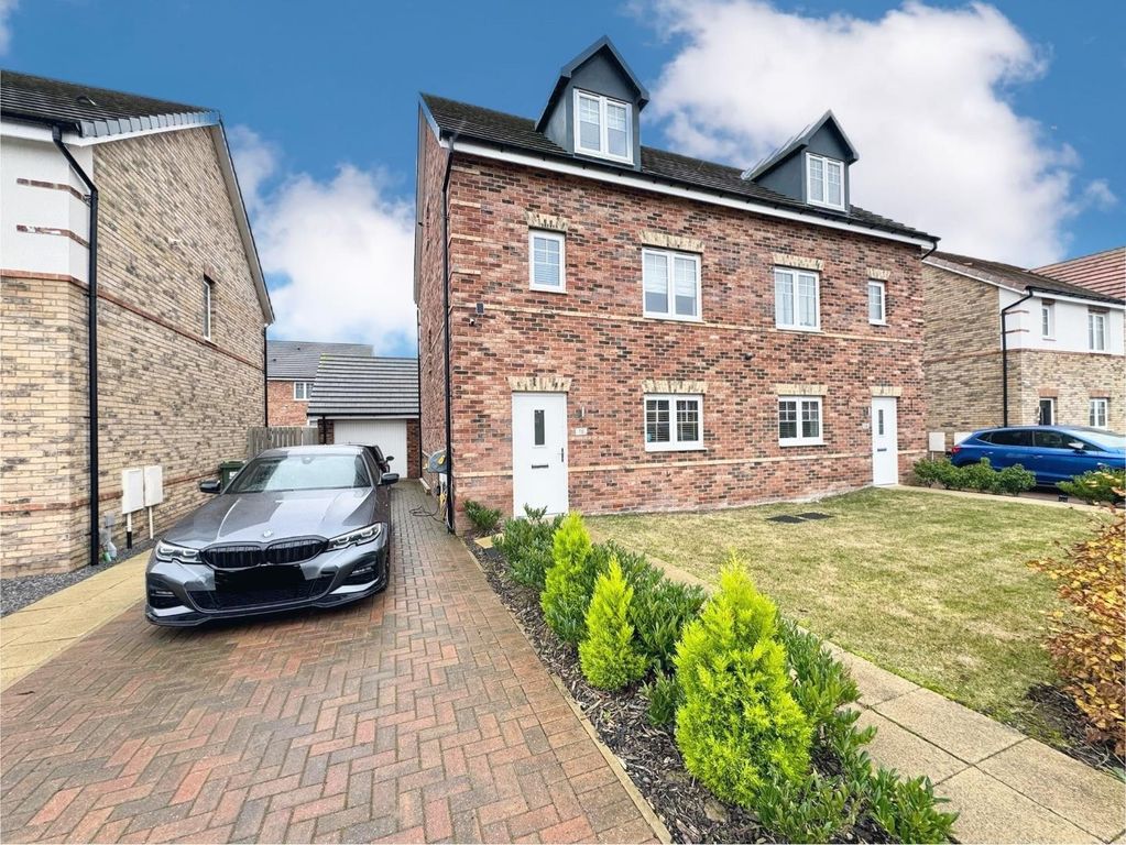 Property photo 1 of 12 External