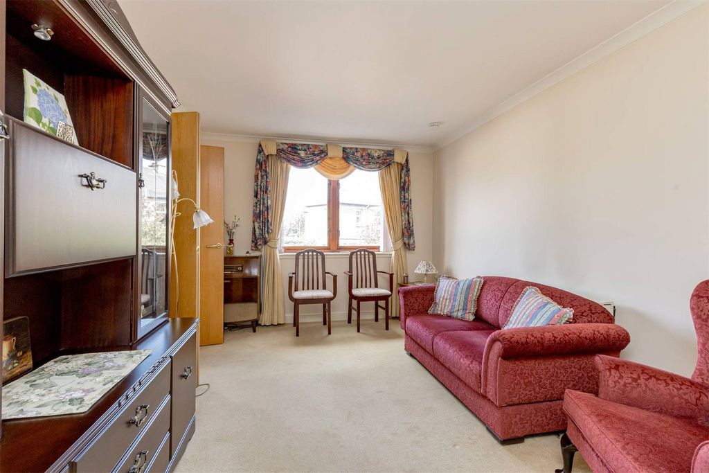 Property photo 3 of 14 Picture No. 05