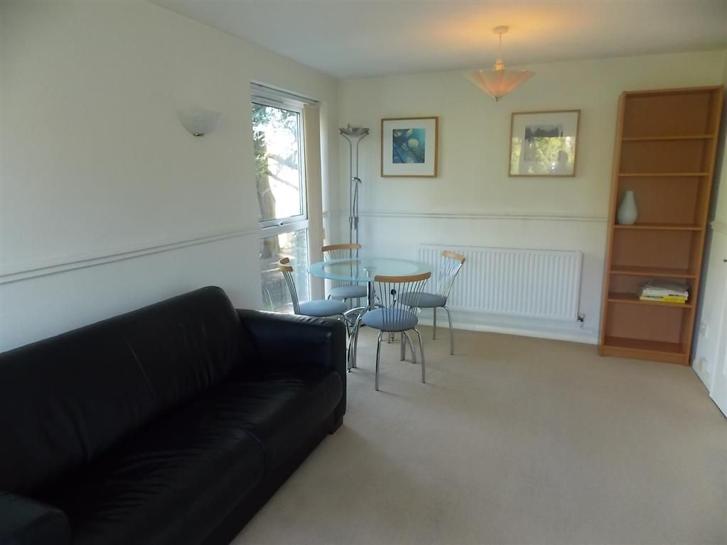 Property photo 3 of 10 Living Room