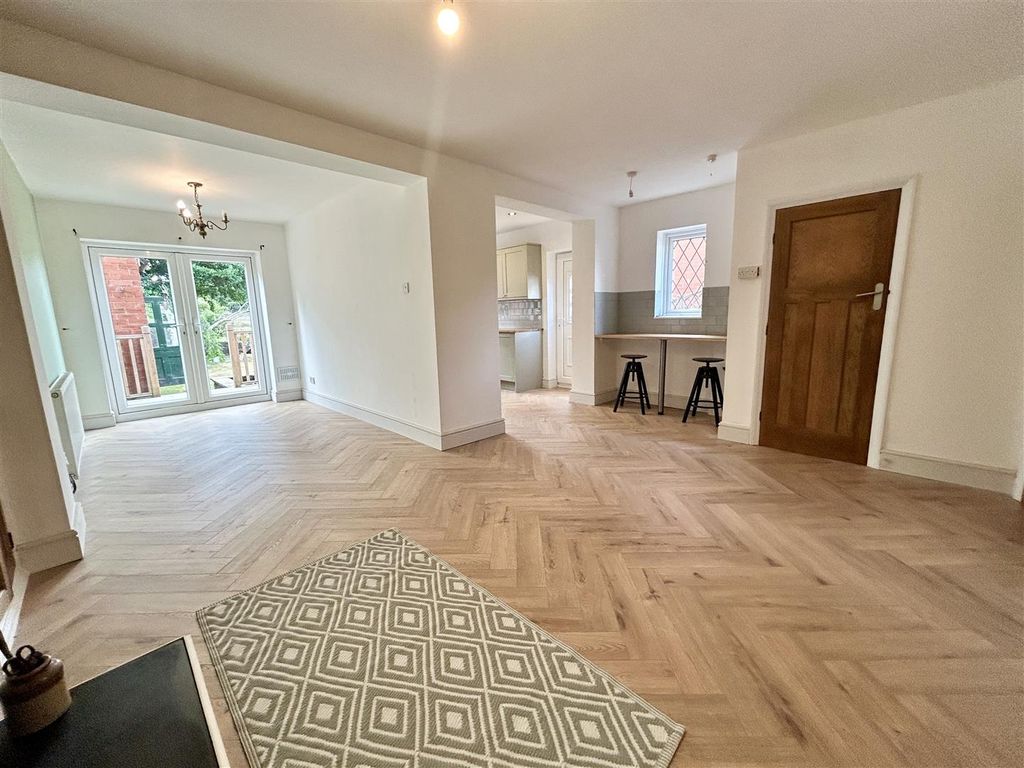 Property photo 3 of 33