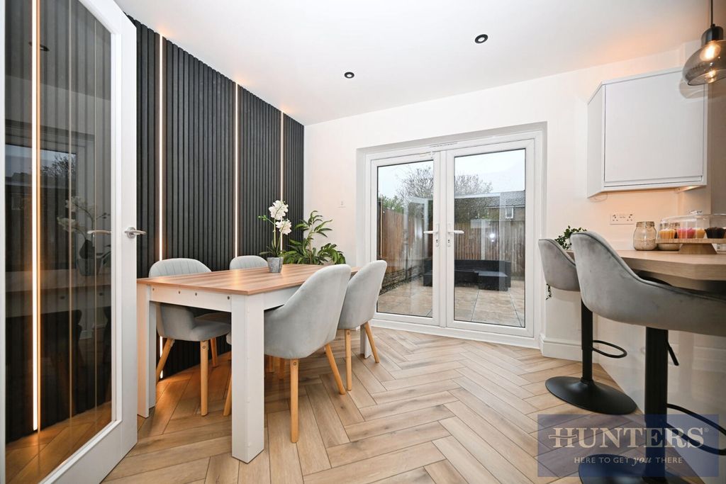 Property photo 3 of 23 Dining Room