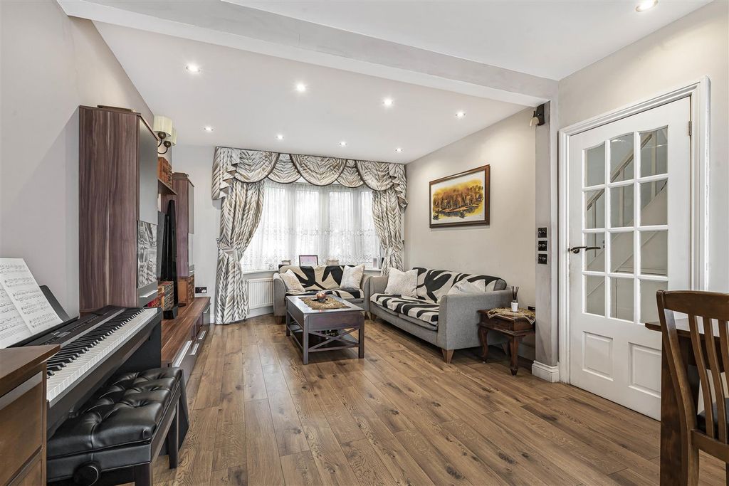 Property photo 2 of 20