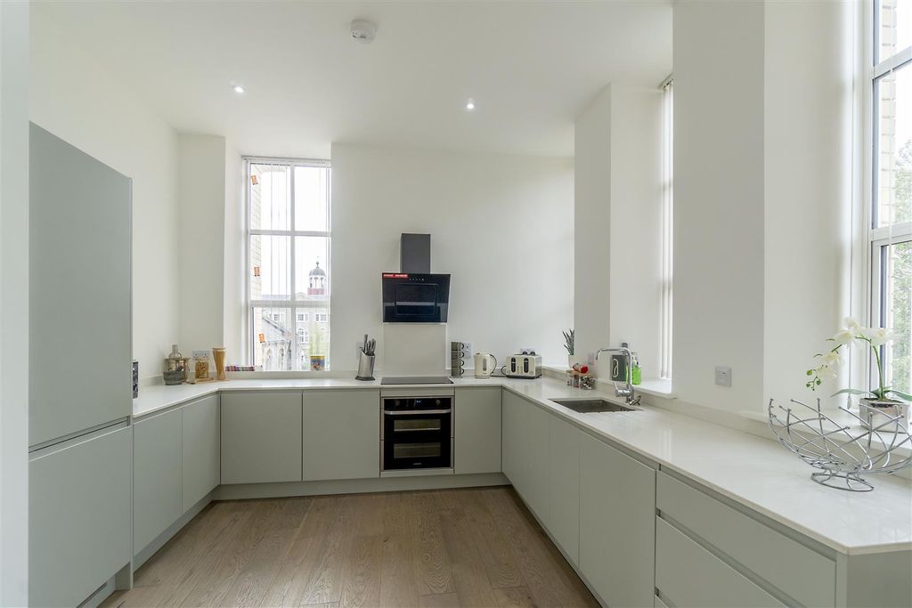 Property photo 2 of 6 Kitchen.Jpg
