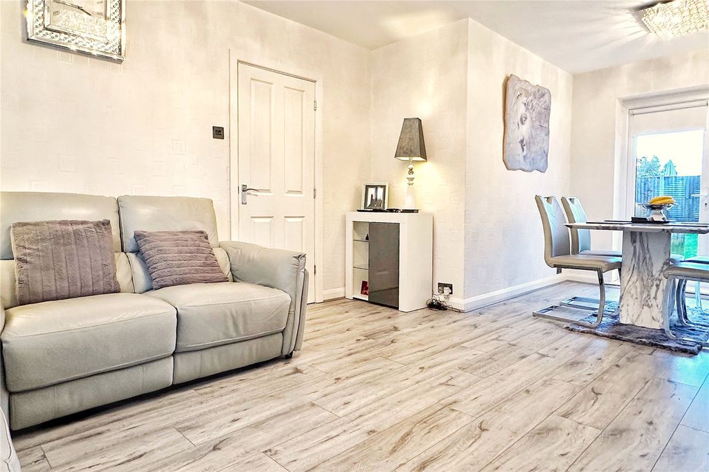 Property photo 3 of 20 Living Room