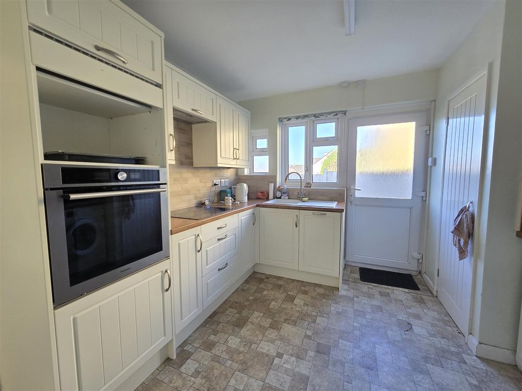 Property photo 3 of 14 20250411_085336.Jpg