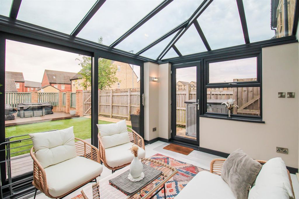 Property photo 2 of 14 Sun Room