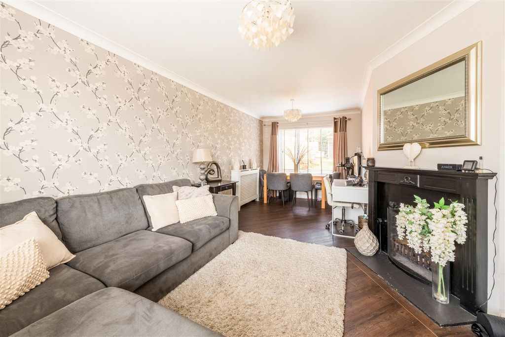 Property photo 2 of 24 12 Oakapple Road-8.Jpg