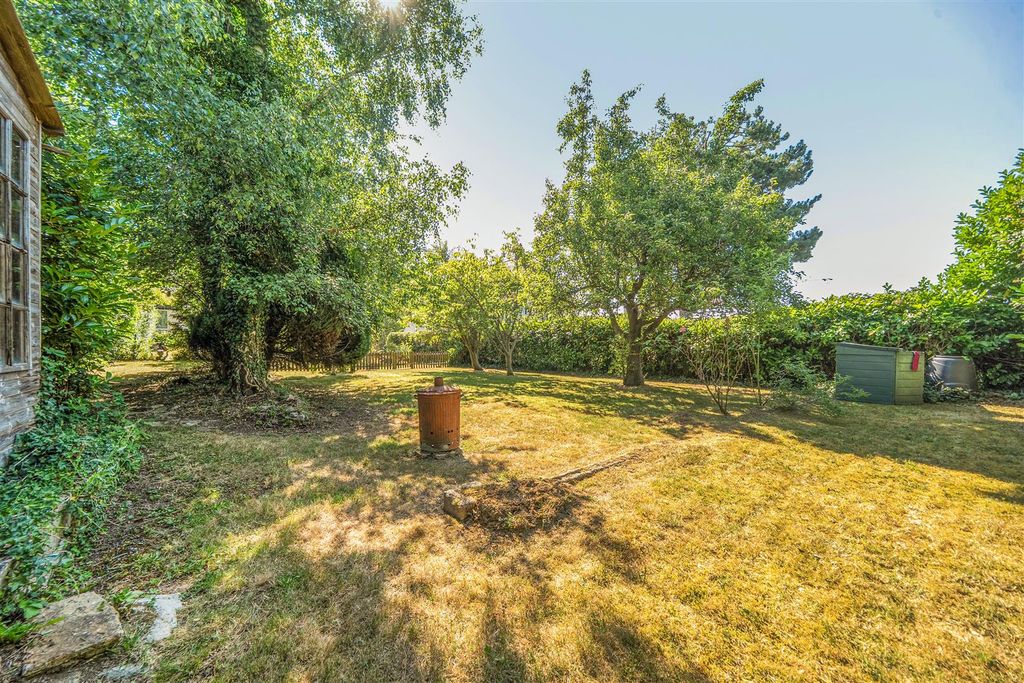 Property photo 2 of 24 For Sale By Aspire Residential | Salvington Hill