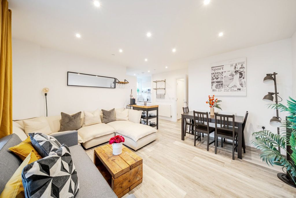 Property photo 2 of 22 Picture No. 09