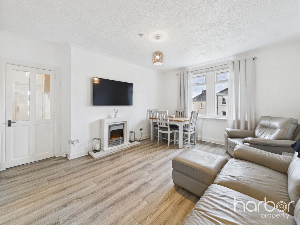 Property photo 3 of 15 4368878