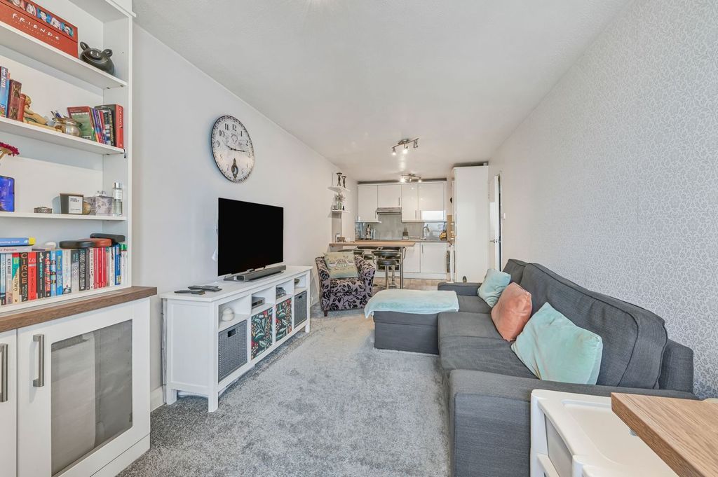 Property photo 1 of 12 Picture No. 18