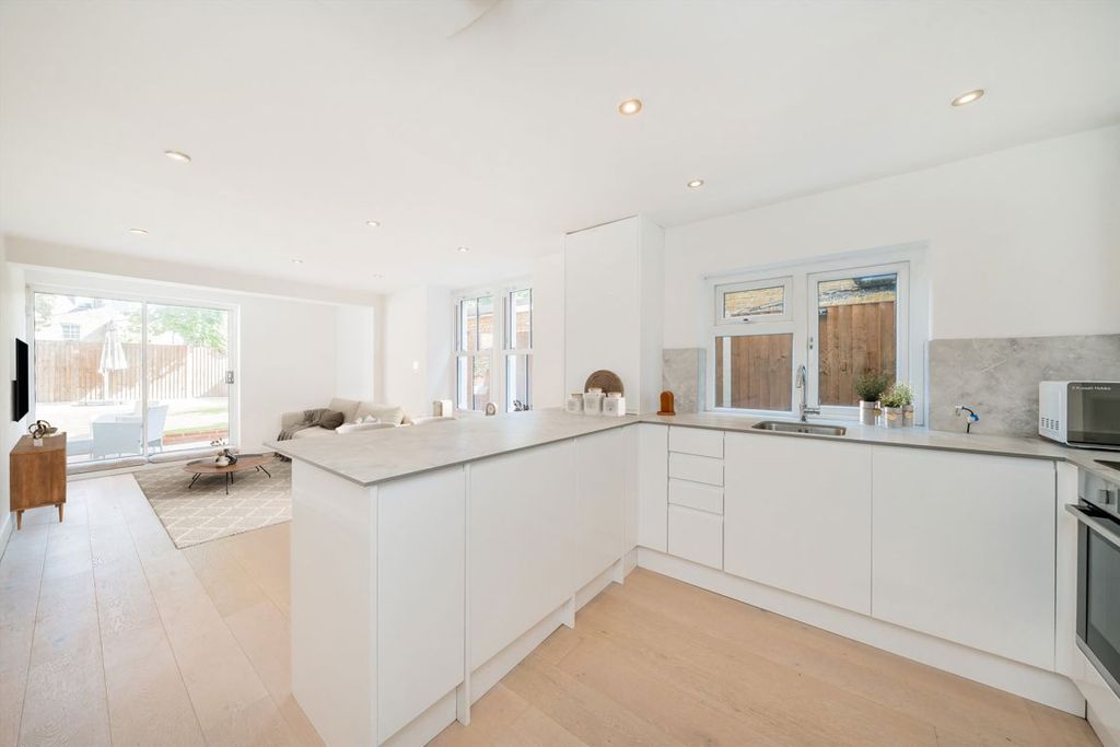 Property photo 2 of 5