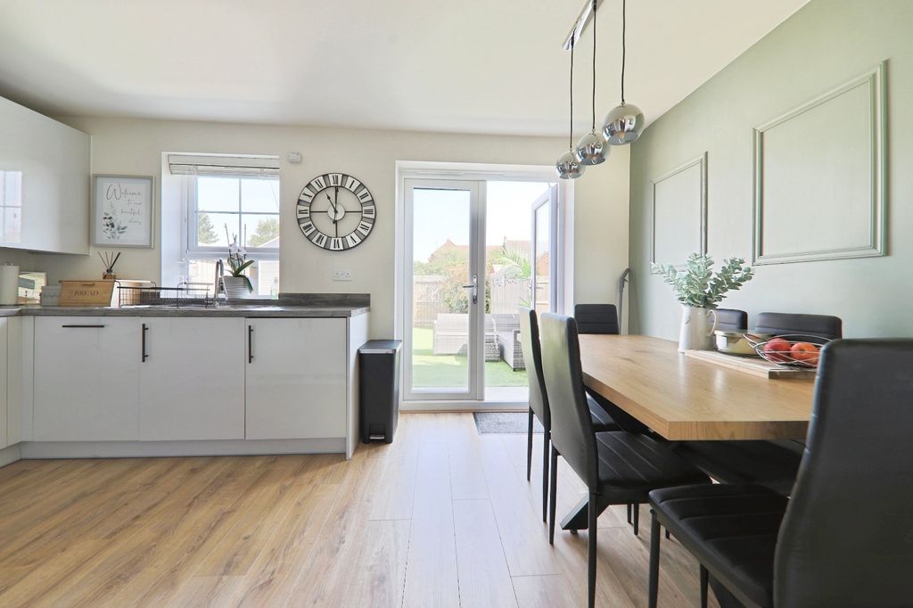 Property photo 3 of 12 5183437