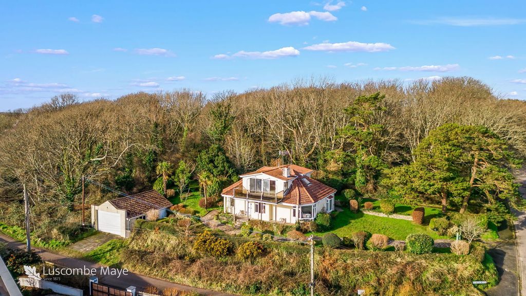 Property photo 1 of 11