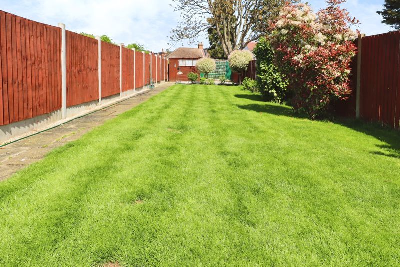 Property photo 1 of 19 Aldborough Road
