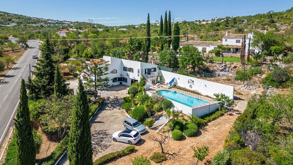 Property photo 2 of 26 Algarve Villa Ptlouv376 2