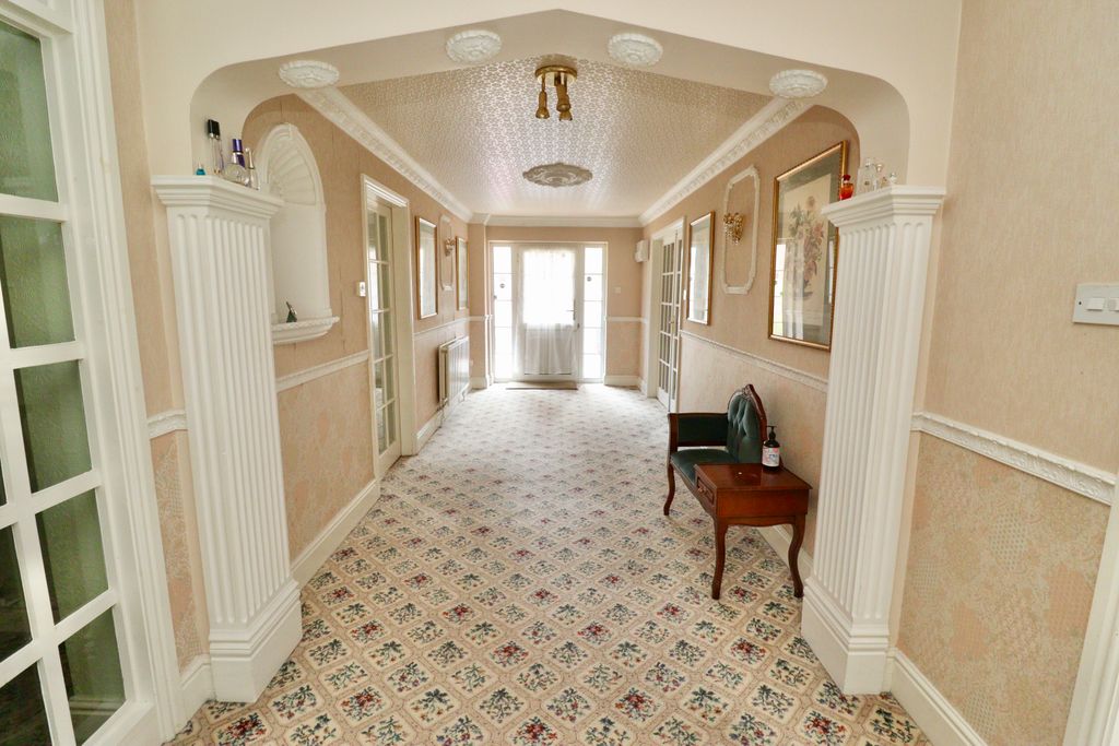 Property photo 2 of 15 Img_7011