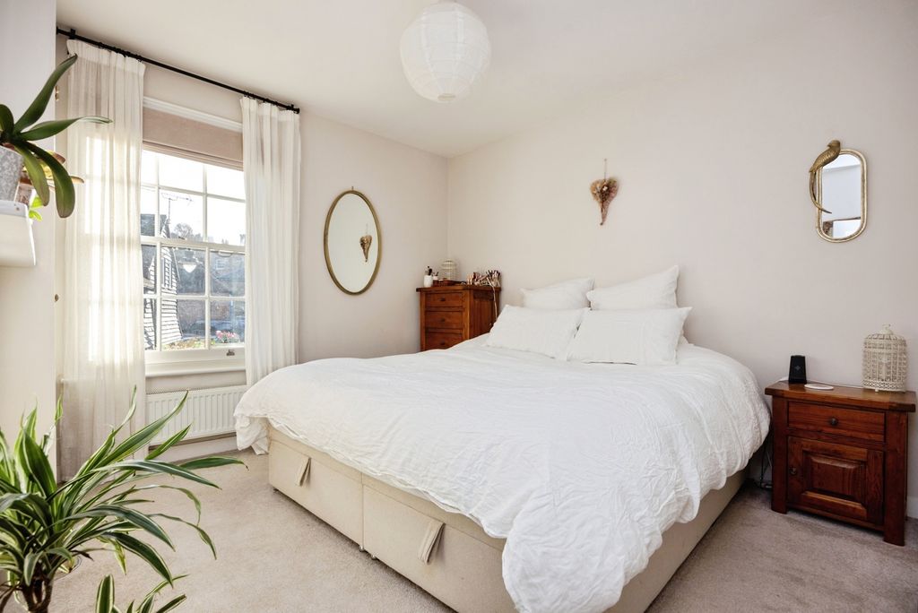 Property photo 3 of 18 Pbox-Img.Jpg