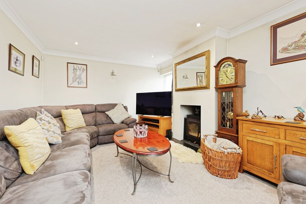 Property photo 3 of 17 Photo