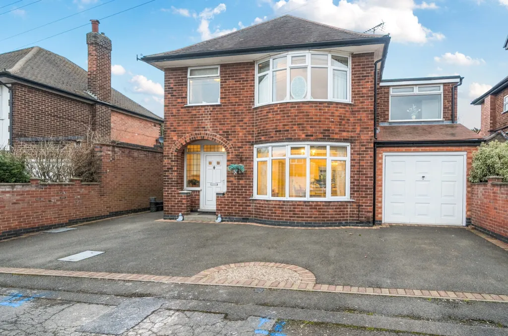 House in Nottingham, Wollaton Vale - View 3