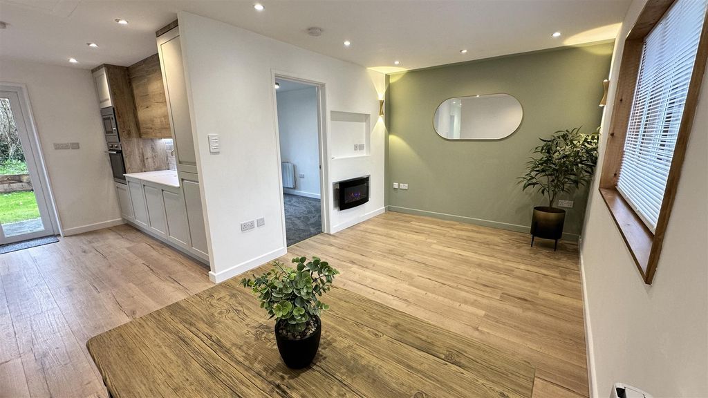 Property photo 3 of 18 20260312_115929765_Ios.Jpg