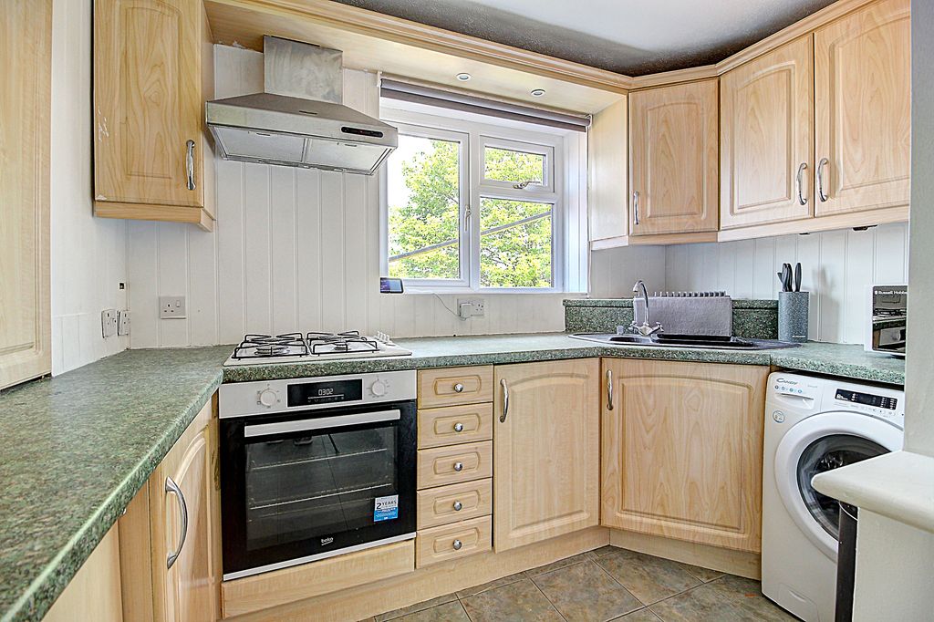 Property photo 3 of 12 Kitchen