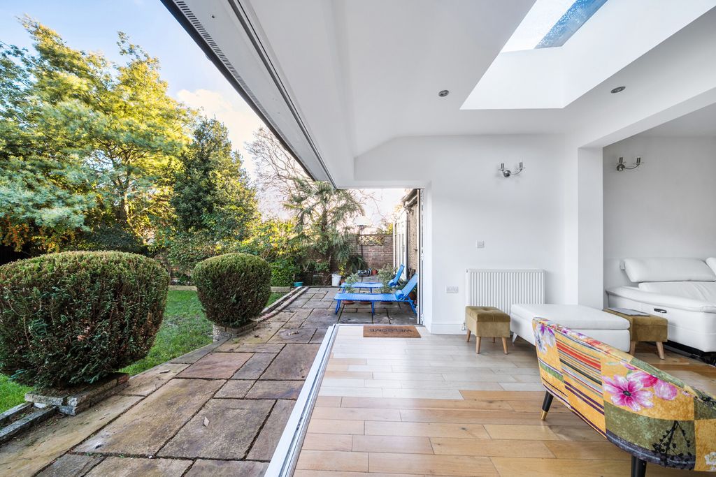 Property photo 3 of 24 1383830-24-6929Bb...