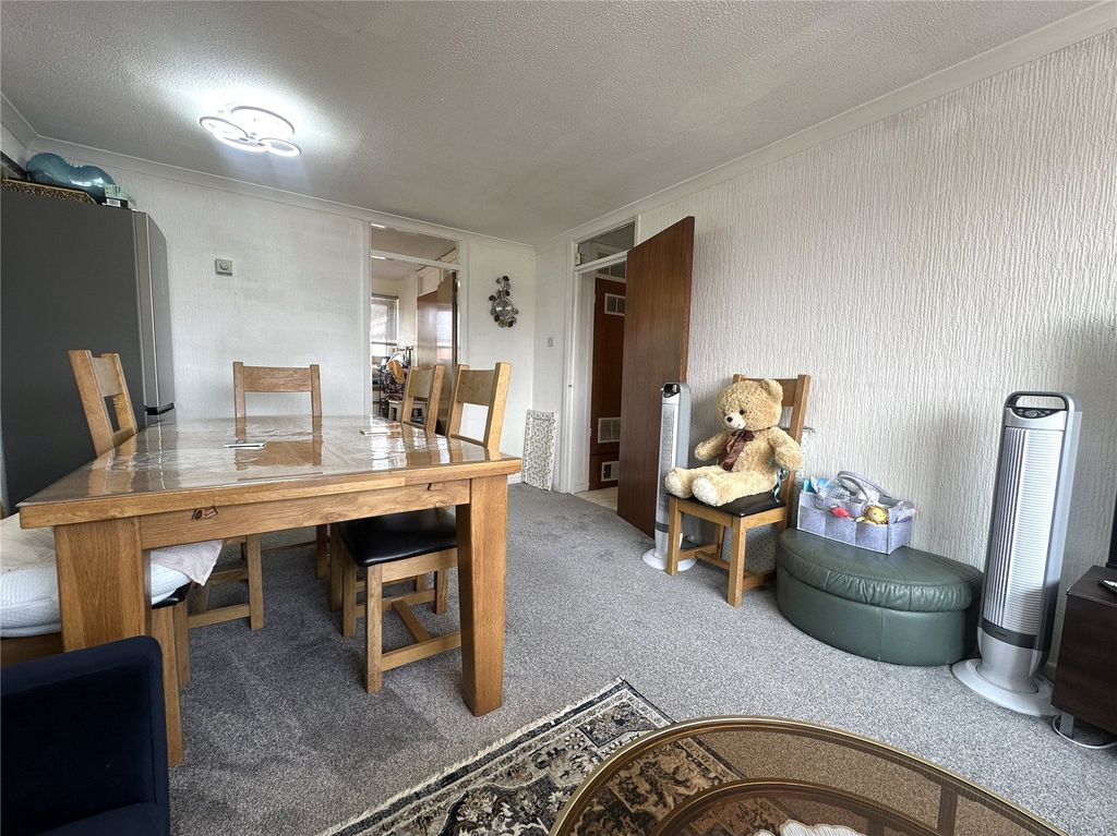 Property photo 2 of 16 Picture No. 27