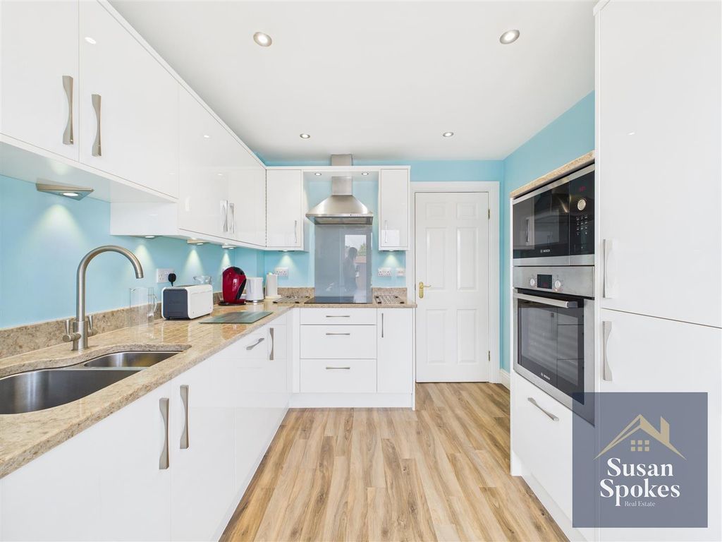 Property photo 1 of 17 Cam01858G0-Pr0136-Still005.Jpg