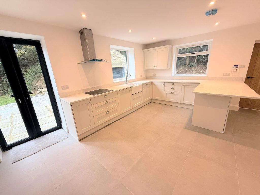 Property photo 2 of 43