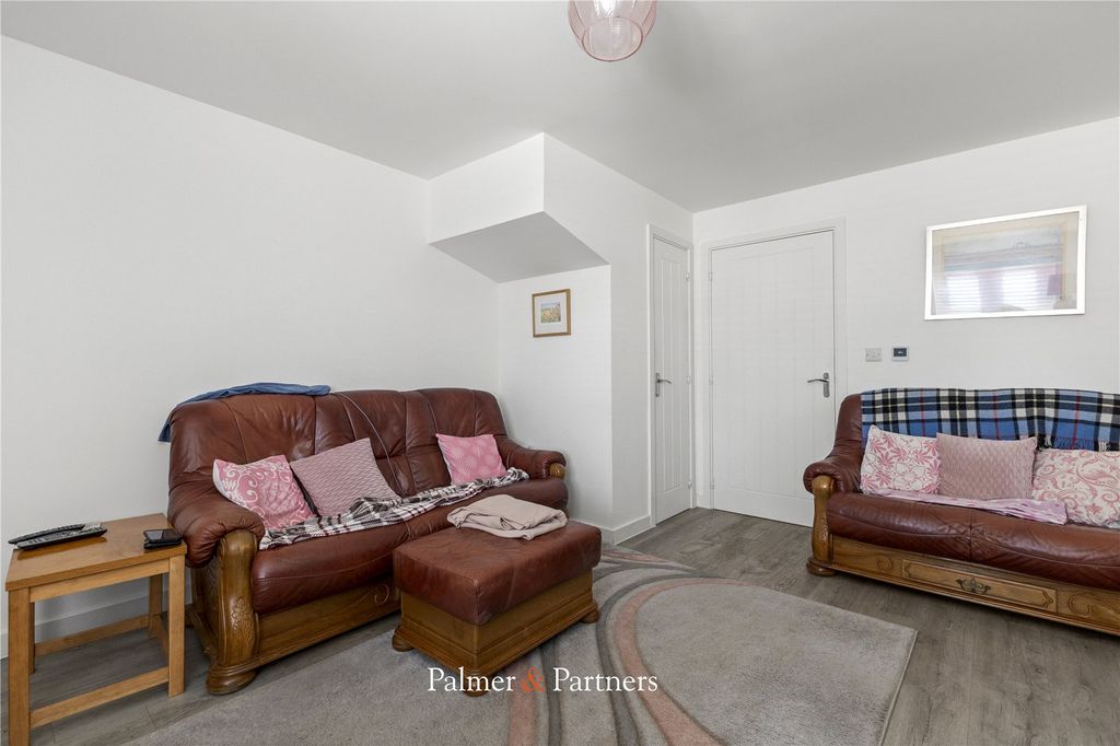 Property photo 3 of 23 Picture No. 16