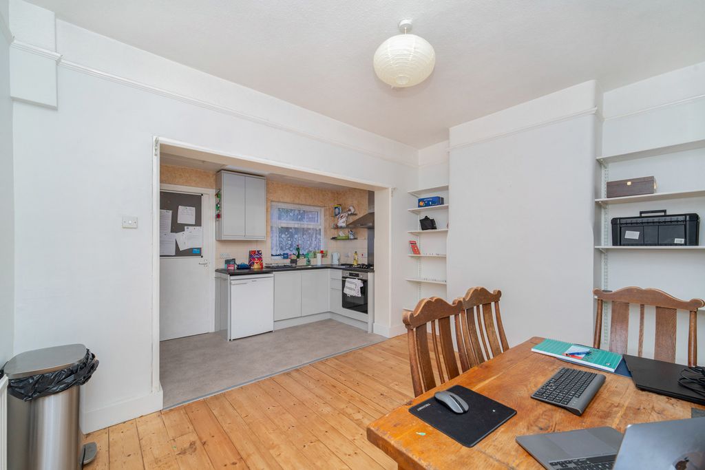 Property photo 3 of 9 Pbox-Img.Jpg