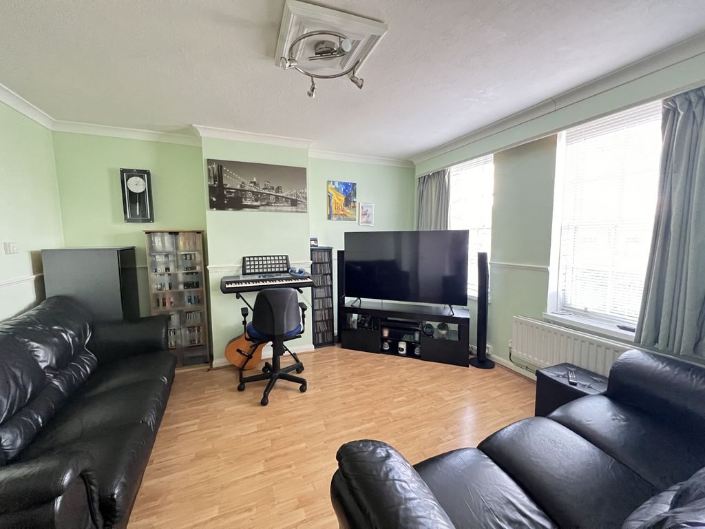 Property photo 2 of 14